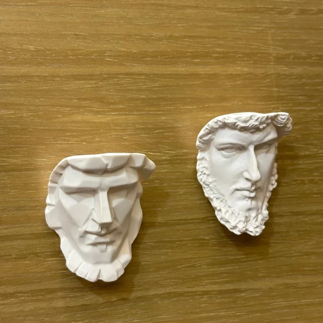 2Pcs Alexander Lucius Verus Wall Hanging Bust Sculpture Resin Faux Gypsum Decor Non-Fading Washable Stronger than Plaster