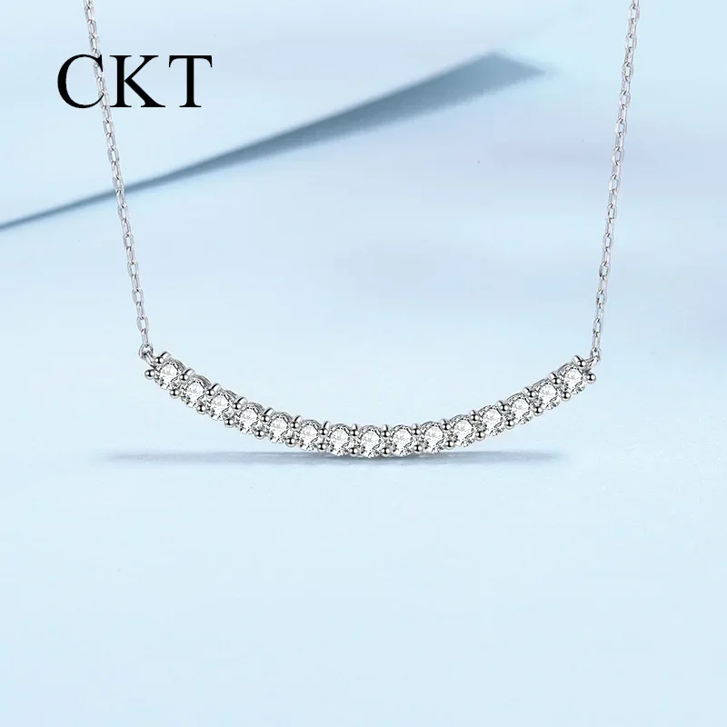 18K White Gold Smile Face Necklace for Women Chain Pendant Hundred Match Moissan Diamond Platinum Pt950 Wedding Jewelry Gift