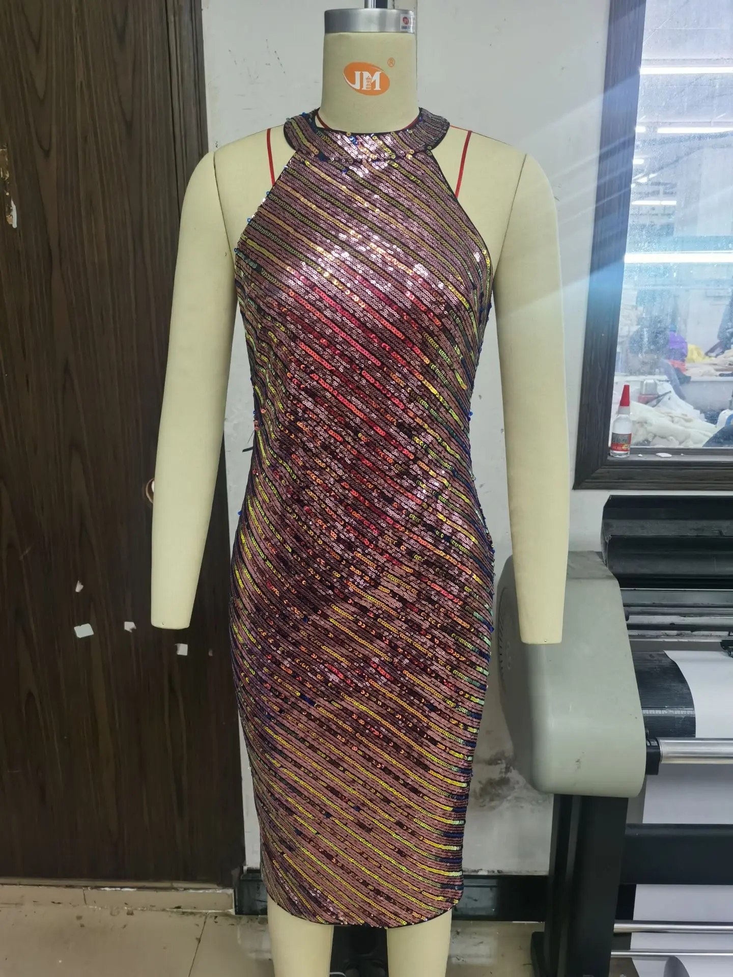 Tre sorelle moda estiva sexy lusso vacanza festa ballo di fine anno abbigliamento donna girocollo senza maniche con paillettes abiti midi slim fit