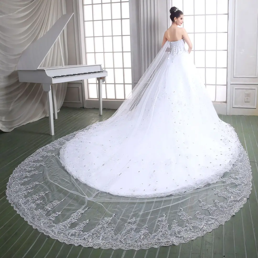 หรูหราลูกปัดชุดเจ้าสาวชุดบอลลูกไม้Applique Tulle A-Line Backlessปิดไหล่ชุดราตรีอย่างเป็นทางการชุด