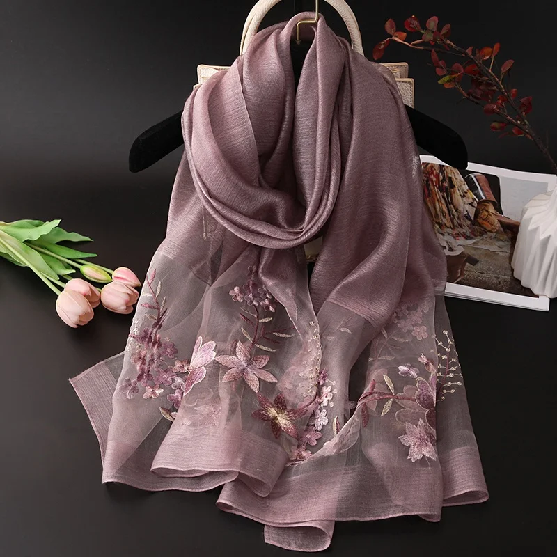 高級蘇州刺繍手作り桑絹ウールスカーフ、ファッショナブルな冬用アウター、紫色のスタイリッシュな女性用ショール