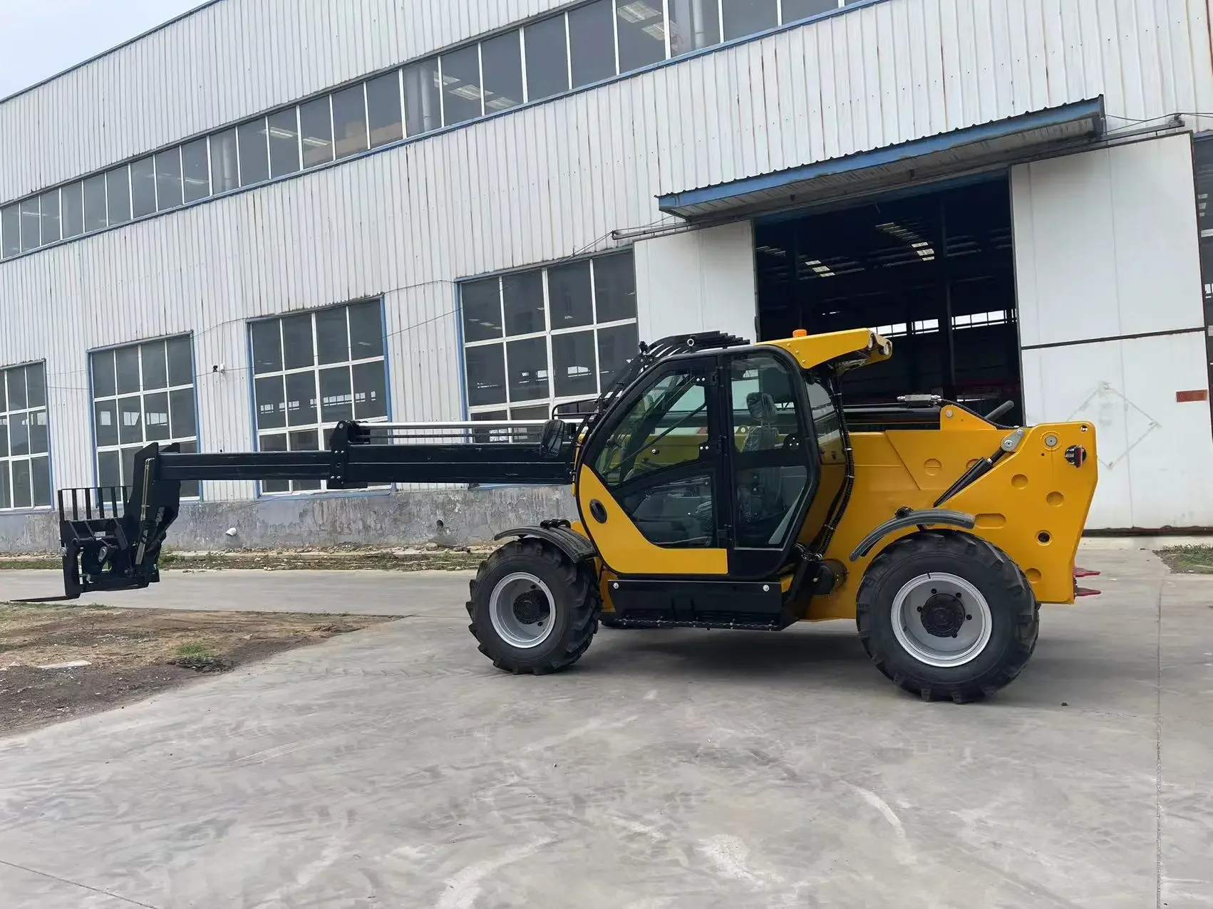 4Ton Telehandler سعر الرافعة الشوكية للرافعة الشوكية تلسكوبية مع قدرة تأجير الرافعة الشوكية الرافعة الشوكية للعمل التضاريس الخام