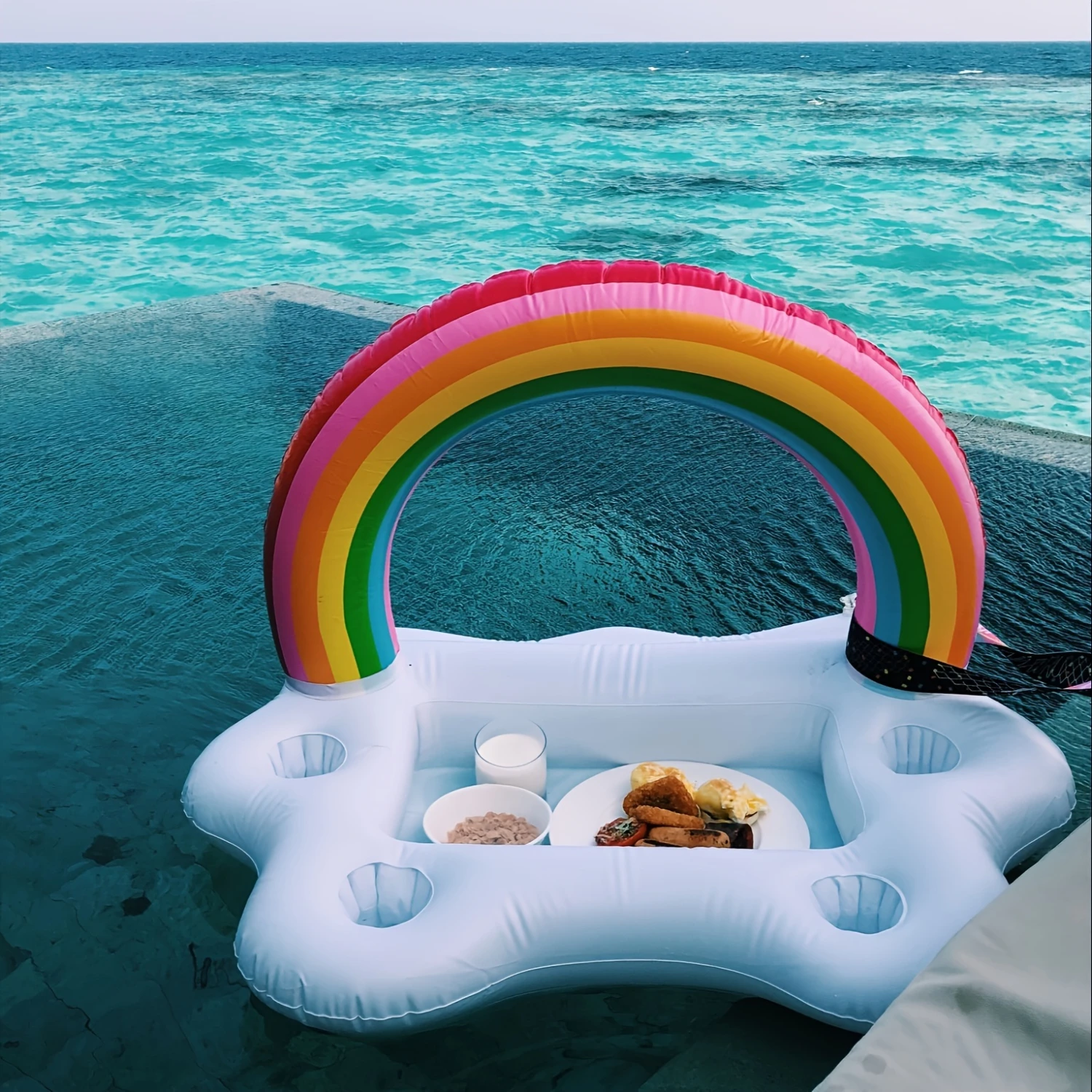 

1pc Large Water Floating Coaster - Inflatable Food Tray, Beer Drink Holder, and Ice for Pool Beach Party Supplies - Universal