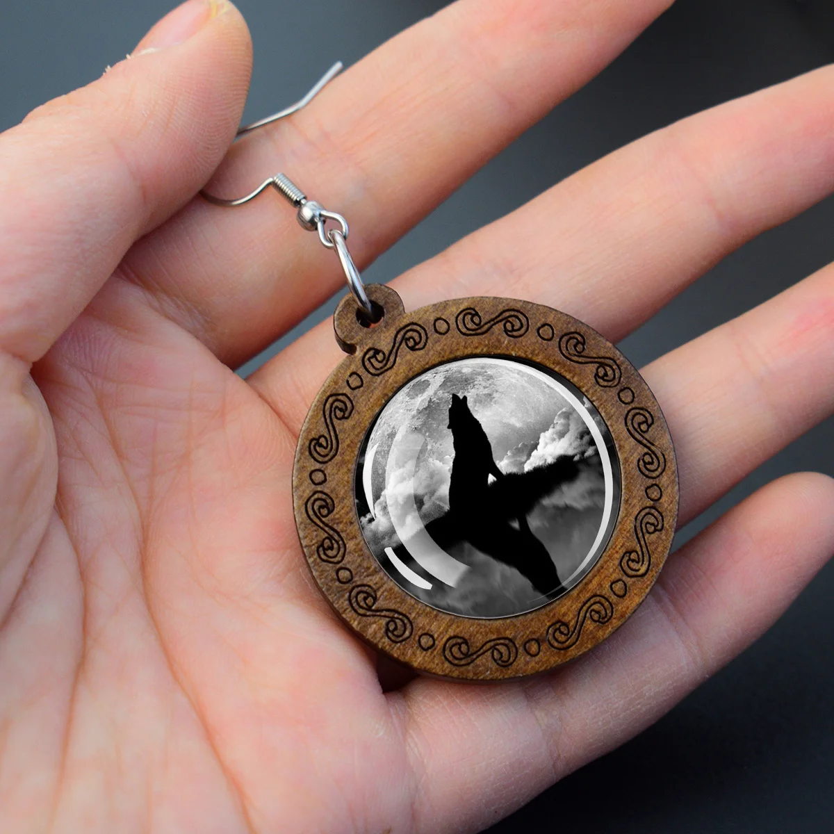1pair Wolf and Moon Theme Pattern Loyalty Wooden Engaged Drop Earrings Glass Cabochon Pendants Dangle Earrings Vintage Gift
