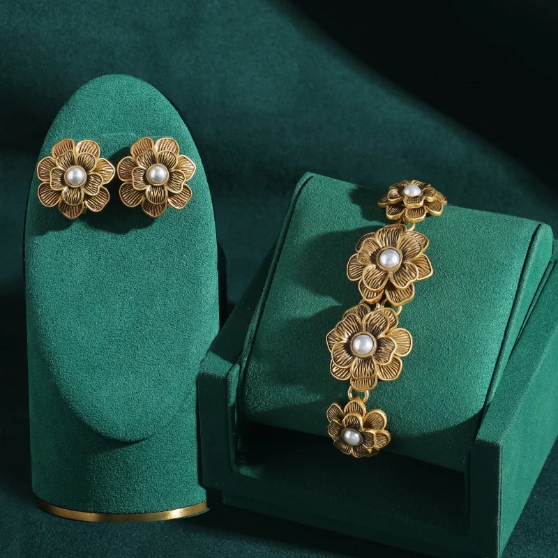 

Vintage Pearl Layered Rich Flower Jewelry Sets Gold Color Metal Stud Earrings Charm Bracelet Luxury Bridesmaid Accessories 2026
