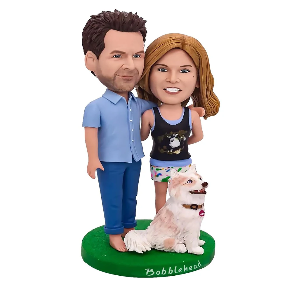 

Personalized Couple and Dog Bobblehead Figurine Toy for Private Collectibles Sculpture Handmade Clay Figurine