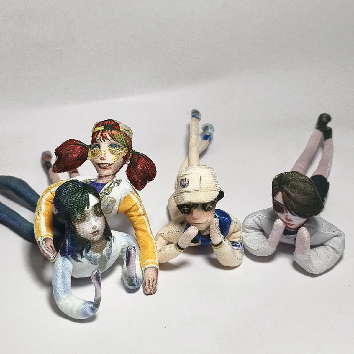 28 centimetri Gioco Identità V Peluche Bambola Anime Naib Subedar Qi Shiyi Luca Balsa Figura Morbida Farcito Giocattolo Cosplay per il Regalo