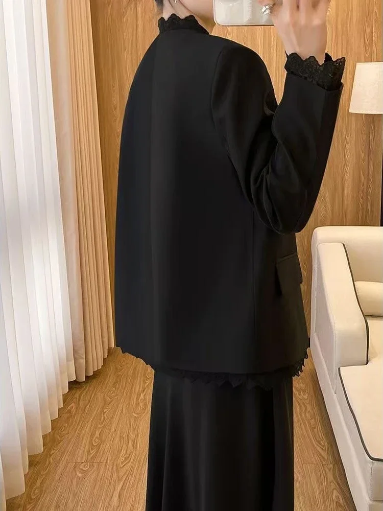 سترة نسائية كورية أنيقة جديدة لربيع وخريف 2025 مزينة بالدانتيل ستائر من الأسيتات للتخسيس سترة أنيقة بأكمام طويلة