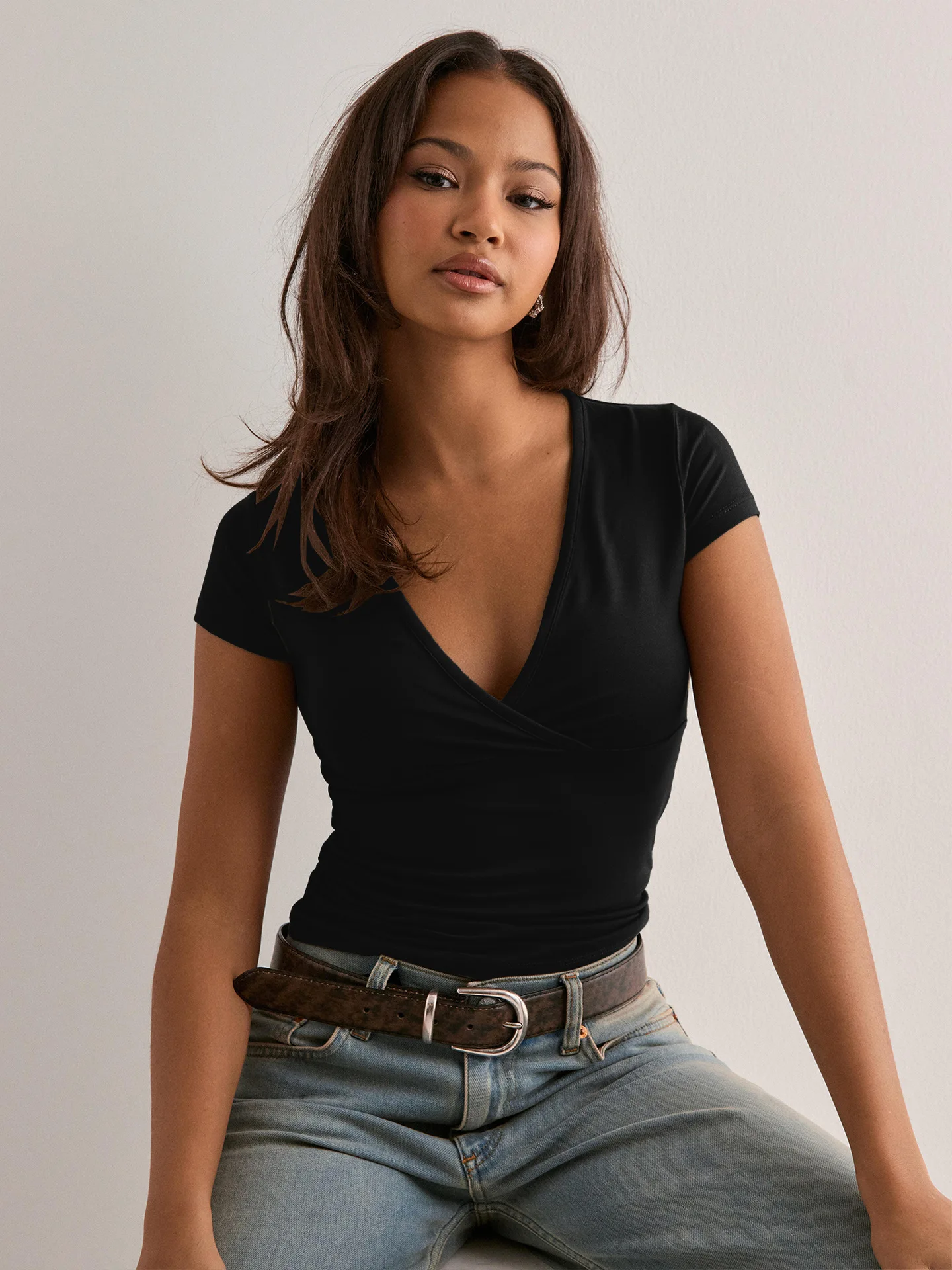 2026 Sommer Neue Mode Damen T-Shirt Einfarbig Slim-Fit V-Ausschnitt Kurzarm-Oberteil Y2k Kleidung – Detail 24