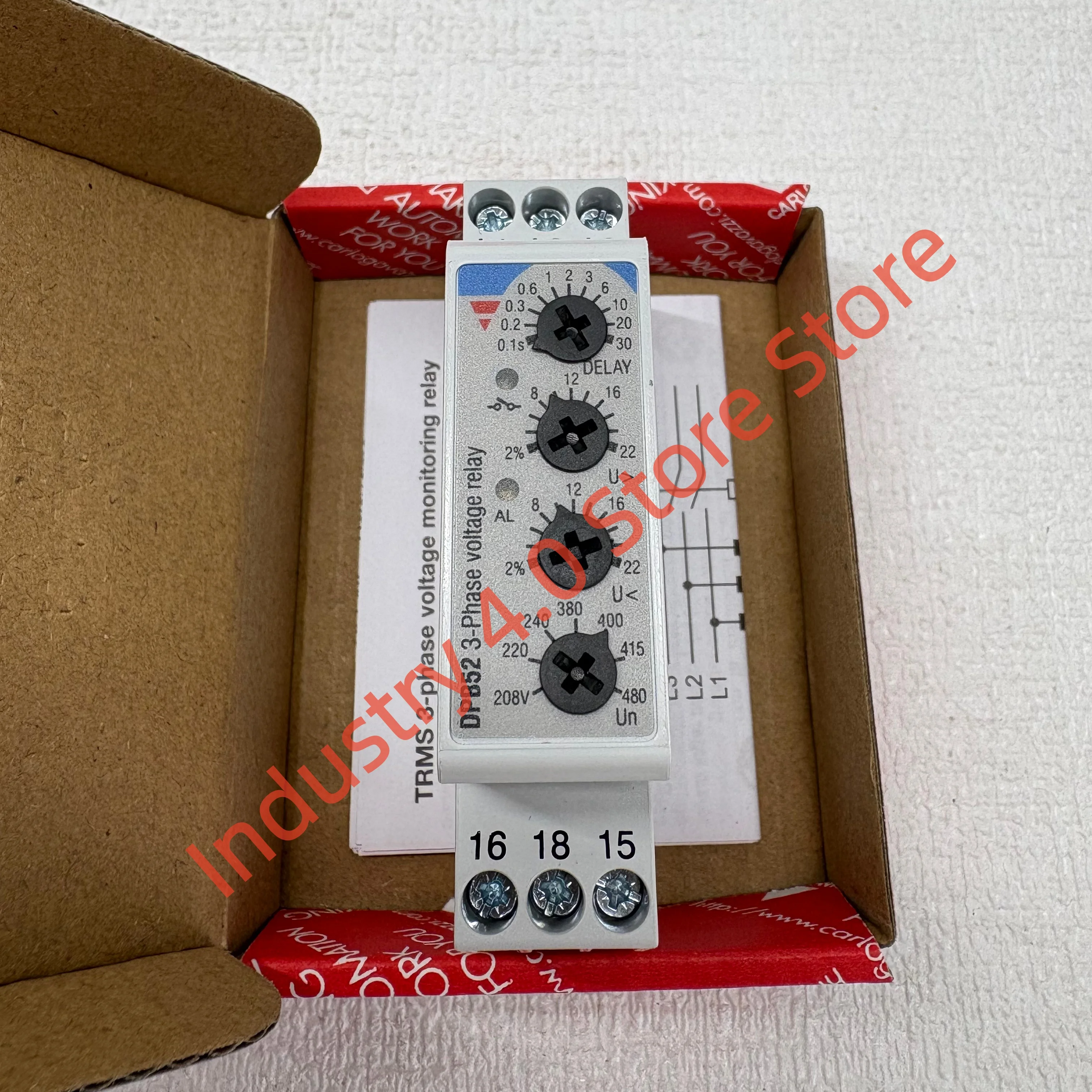 

New DPB52CM44 electric relay in box