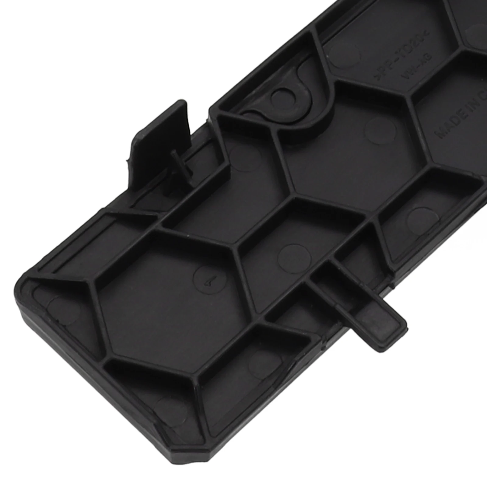 Brand New Car Air Conditioning Dust Filter Cover For Golf- MK7- For Passat- 5Q0819422A Black Easy Installation