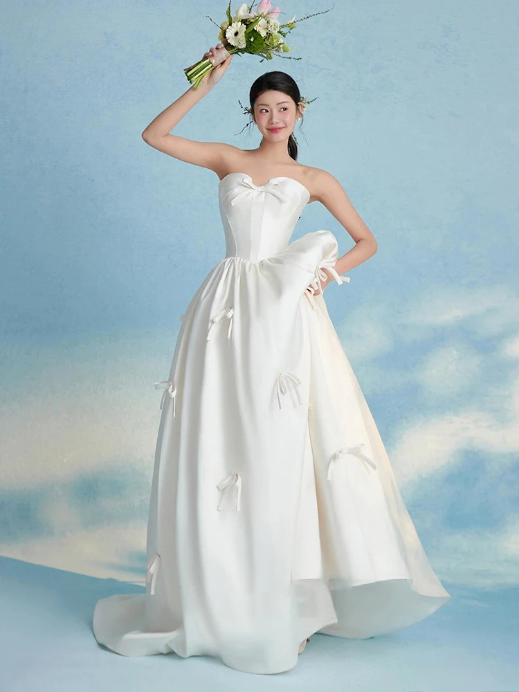 

Легкое свадебное платье из шелкового атласа без бретелек, белое, на заказ, с шлейфом, для помолвки