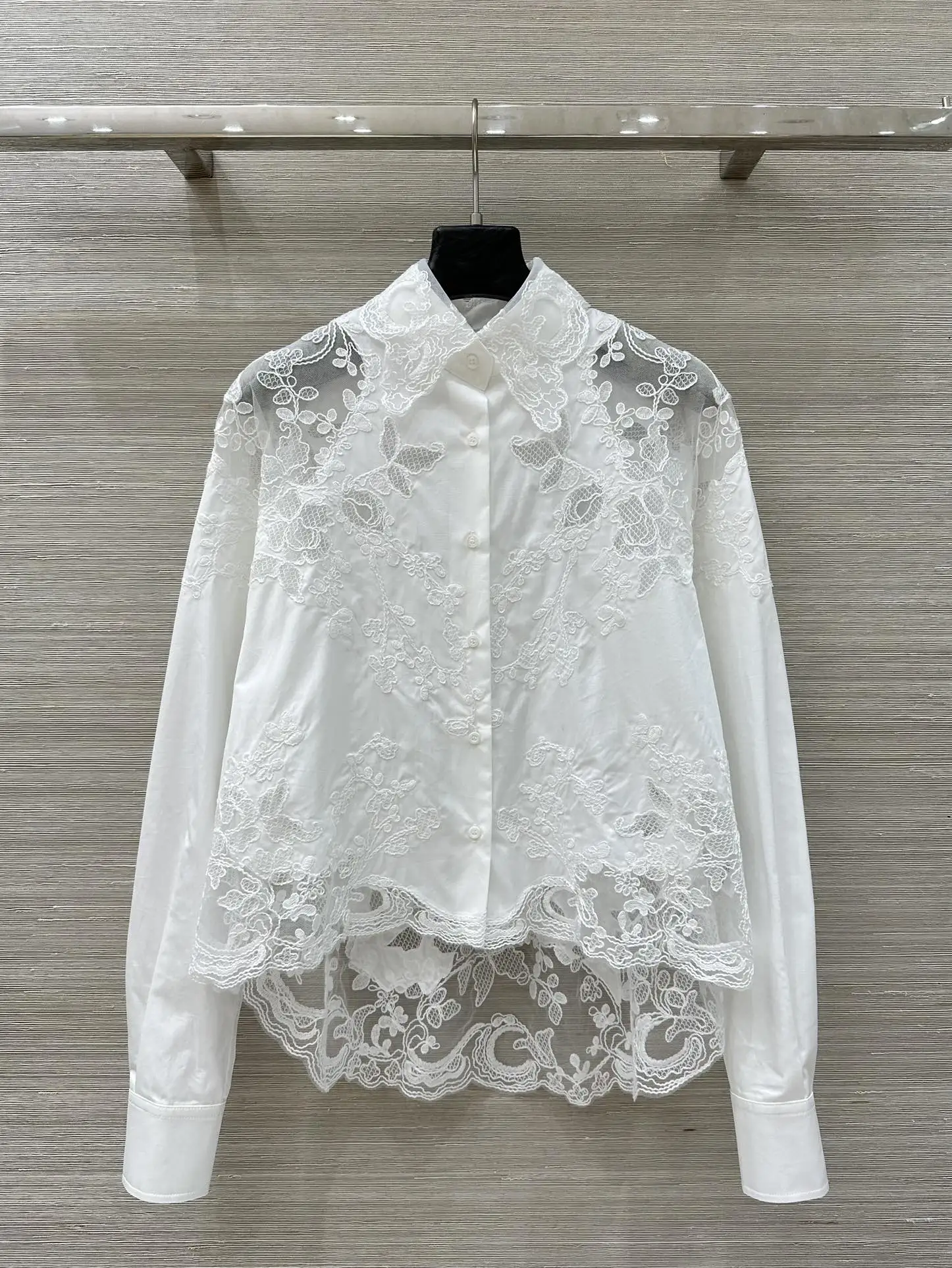 

Women Shirt Turn-down Collar Lace Embroidery Stitching Long Sleeve Cotton Blouse