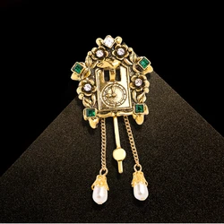 Old Style Large Wall Clock Design Rhinestone Brooch Retro Alarm Clock Ornament Pur Pin Multifunctional Can Be Used As A Necklace