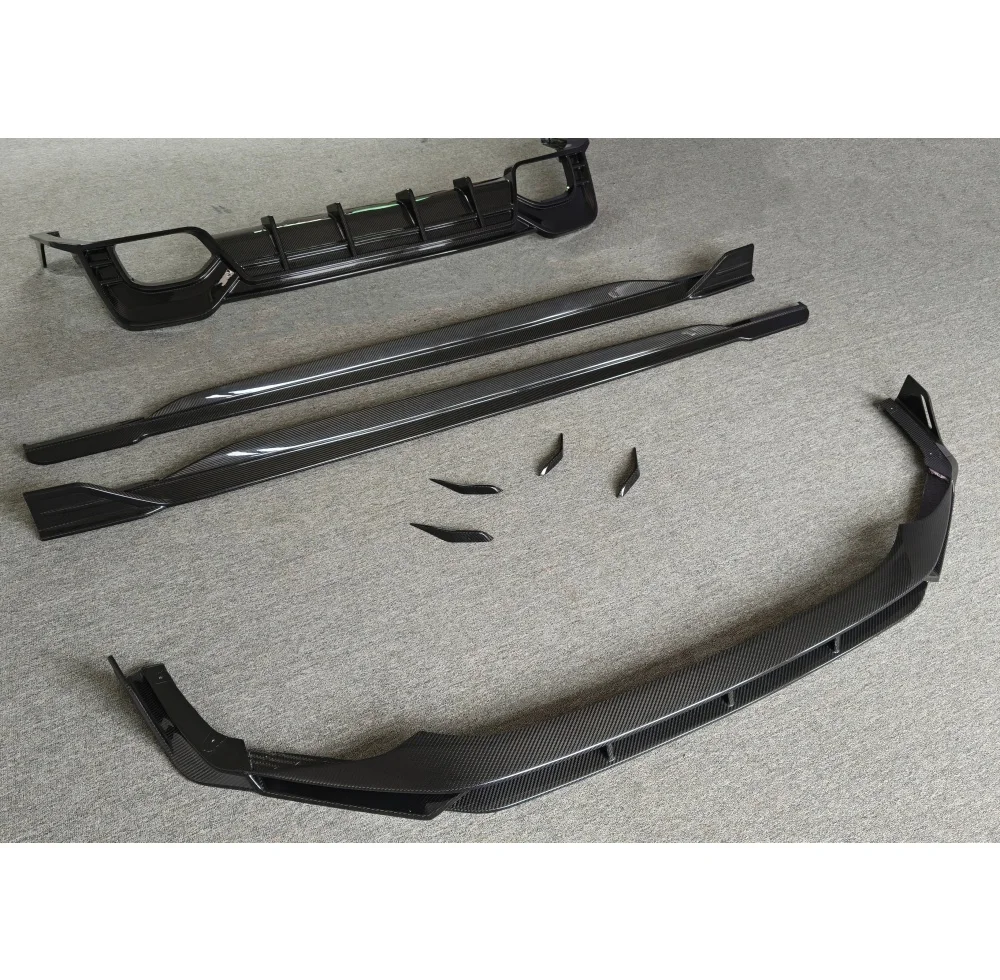 Upgraded Body Kit with Aul Style Dry Carbon Fiber Front Lip and Rear Diffuser, Side Skirt Wind Knife Suitable for Audi RS6 RS7