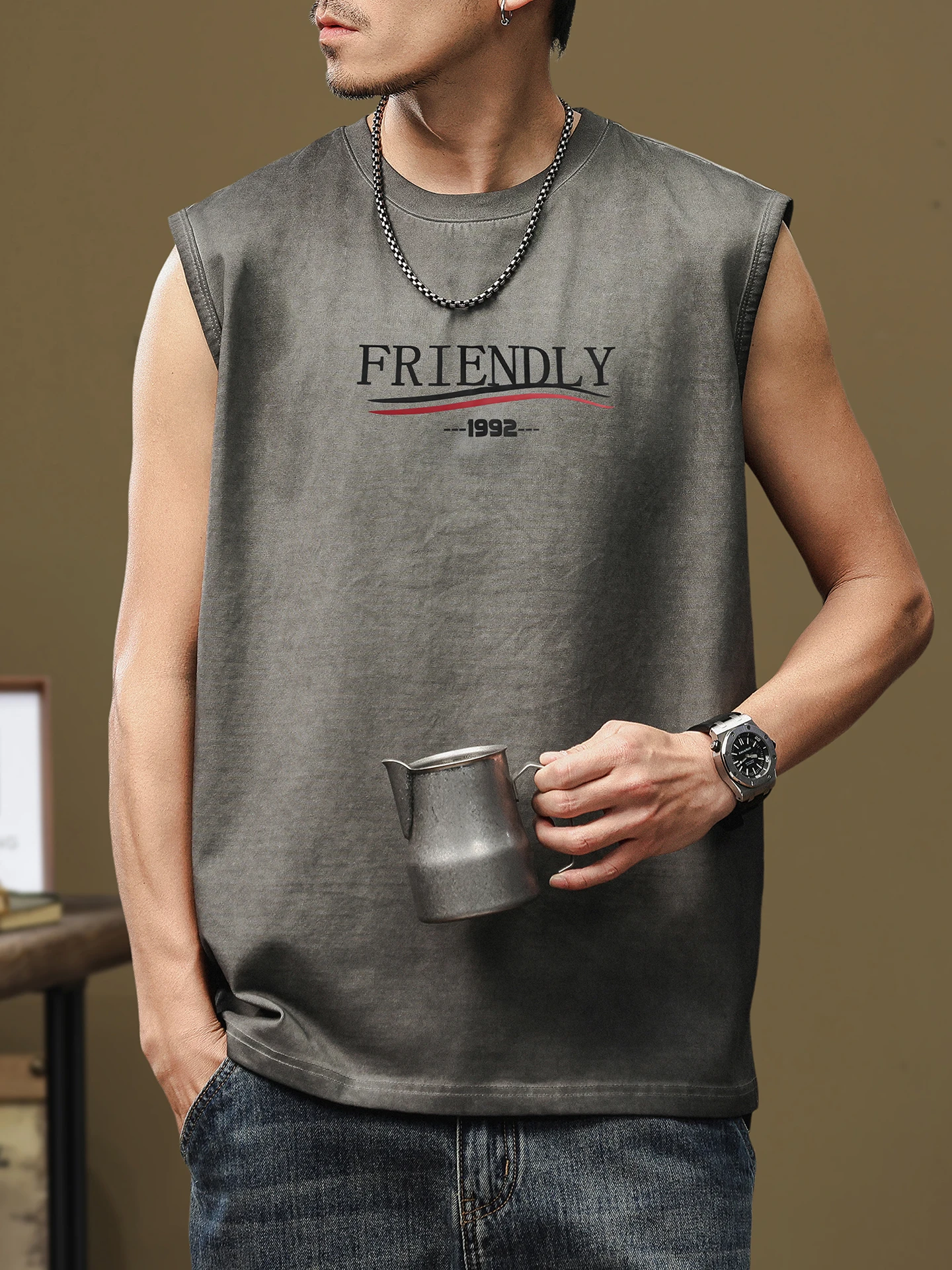 

Retro American Waed Distred Svel Sports Tank Top for Men Casual Letter Print Baskeall Fitn Leisure T-irt