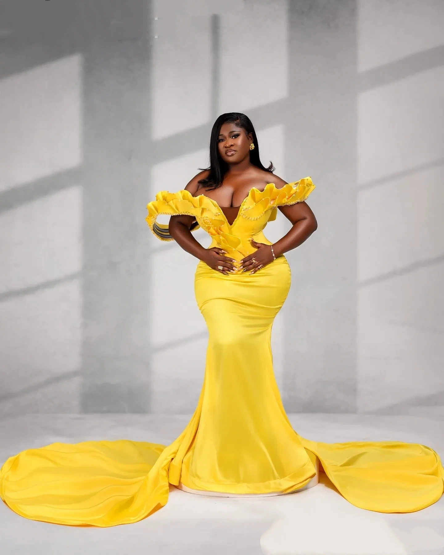 

Plus Size Yellow Mermaid Africa Prom Dresses For Women Sexy Off Shoulder Ruffle Satin Formal Evening Gown With Train Customized
