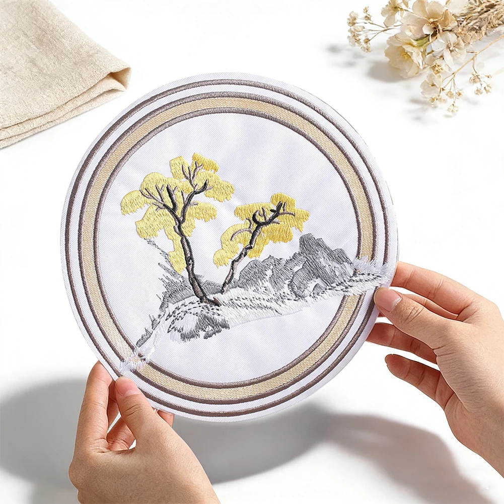 Chinesischer Landschafts-Bestickter Aufnäher mit Kiefern und Berglandschaft zum Aufbügeln oder Aufnähen für Leinenkleidung, Teeraum-Dekoration, Geschenk – Detail 5