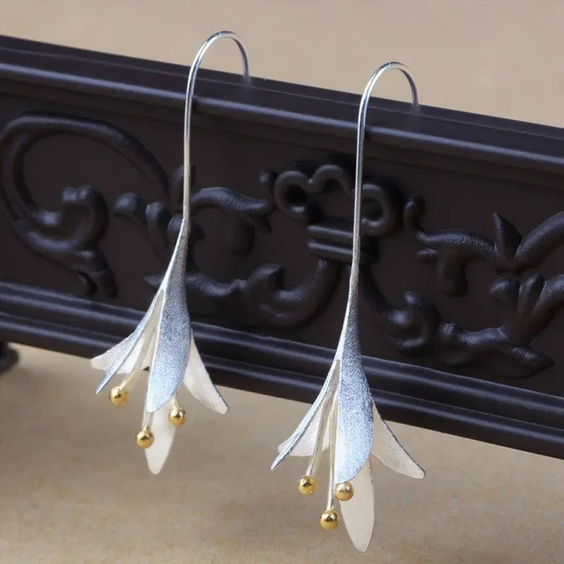 E-commerce recommends popular, exquisite and beautiful flower women's earrings, wholesale of European and American creative