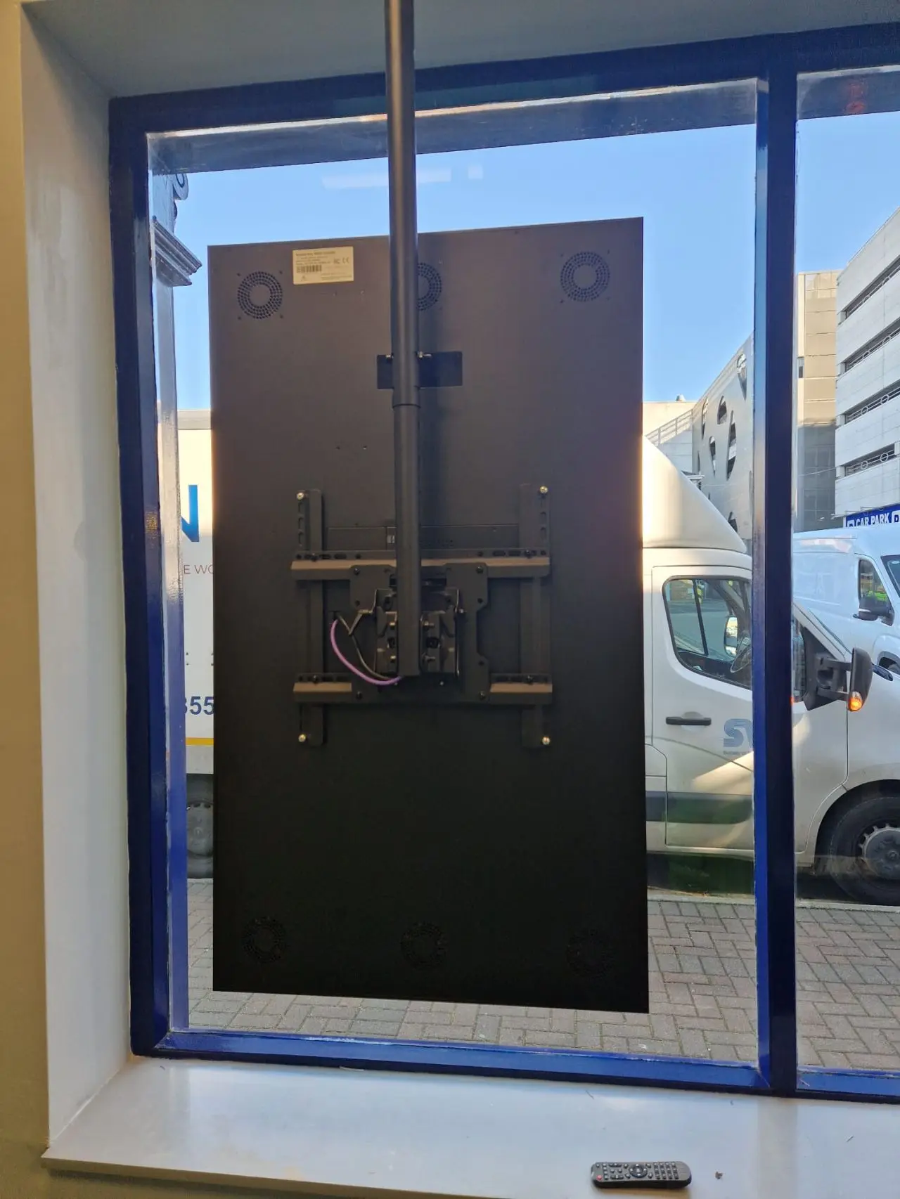 43-Zoll-Fenster mit hoher Helligkeit, digitale Beschilderung, 3000 Nits, LCD-Display, Kiosk-Totem für Werbung