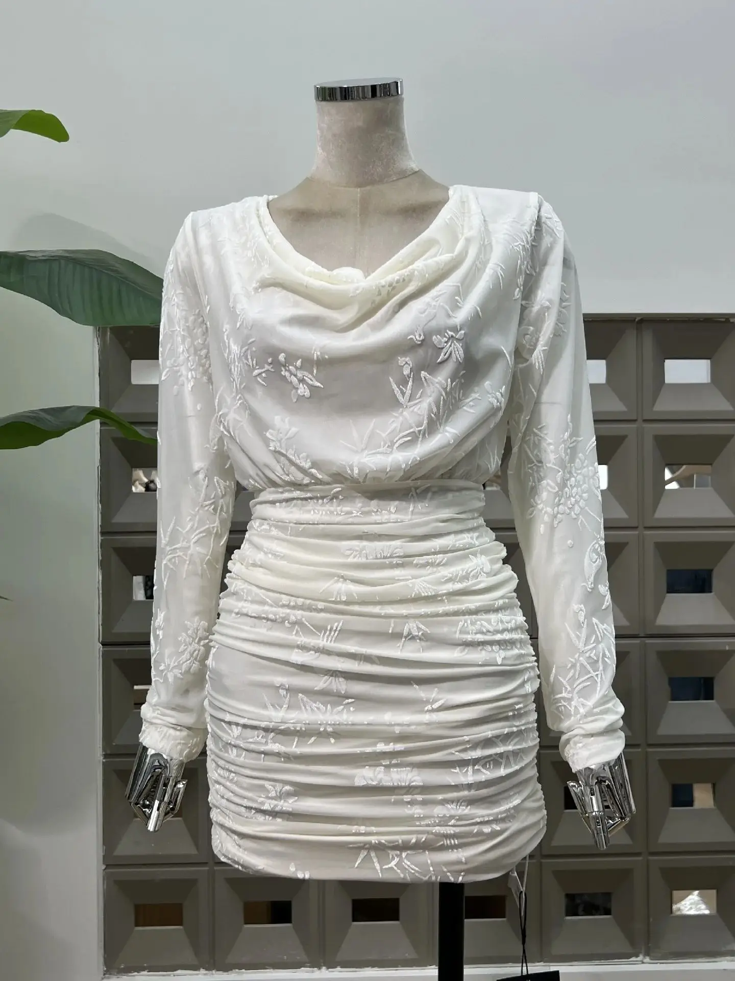 

Осеннее новое горячее платье, сексуальное элегантное коктейльное вечернее платье, дизайн с облегающим воротником, плиссированным принтом, кружевное облегающее женское платье