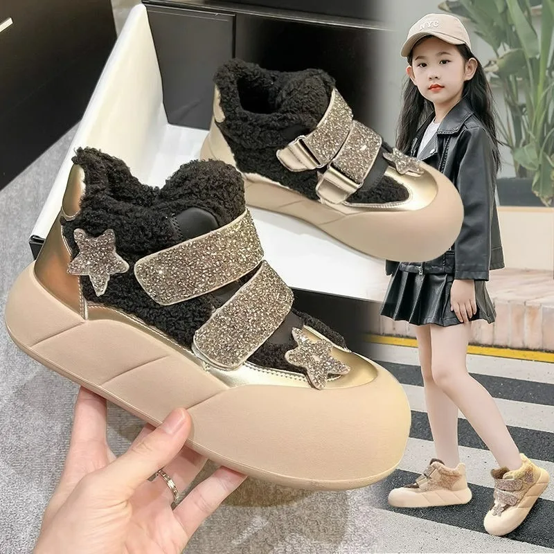 

Children's Shoes Korean Version of Lamb Wool Girls Cotton Shoes Velvet Warm Bag Head Anti-kick Star Velcro Fluffy Shoes Tide