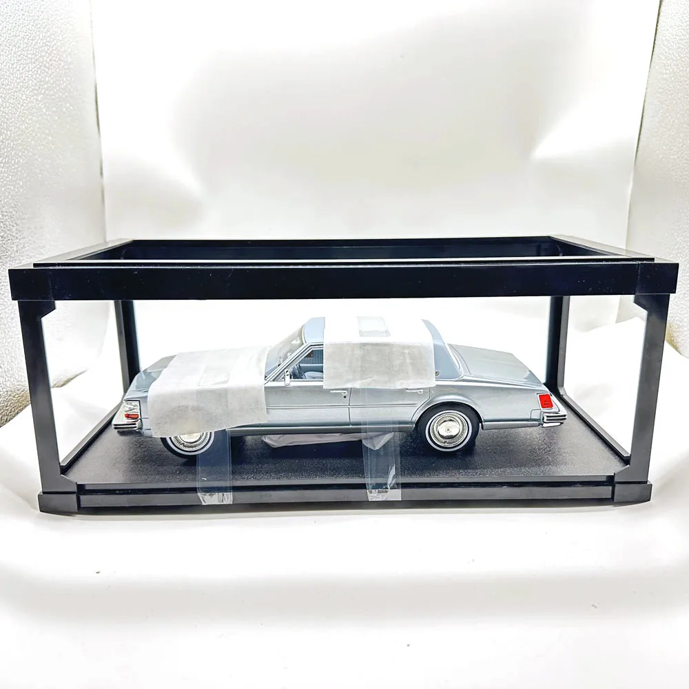 

Cult Scale Models! 1:18 Sevllie Blue Metallic 1976 Birthday DieCast Car Gift Toy Scene Matching CML147-3