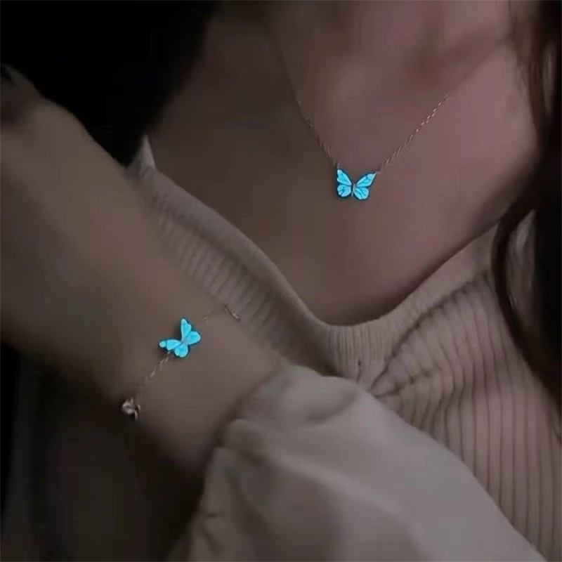 Luminous Butterfly Necklace Glowing Night Fluorescence Vintage Glow In The Dark Pendant for Women Christmas New Year Party Gift