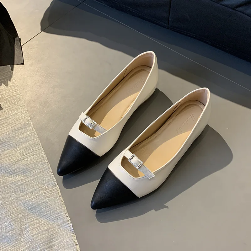 

Черный — белый цвет — туфли на плоской подошве с острым носком | Элегантная повседневная обувь с металлическим ремешком и пряжкой