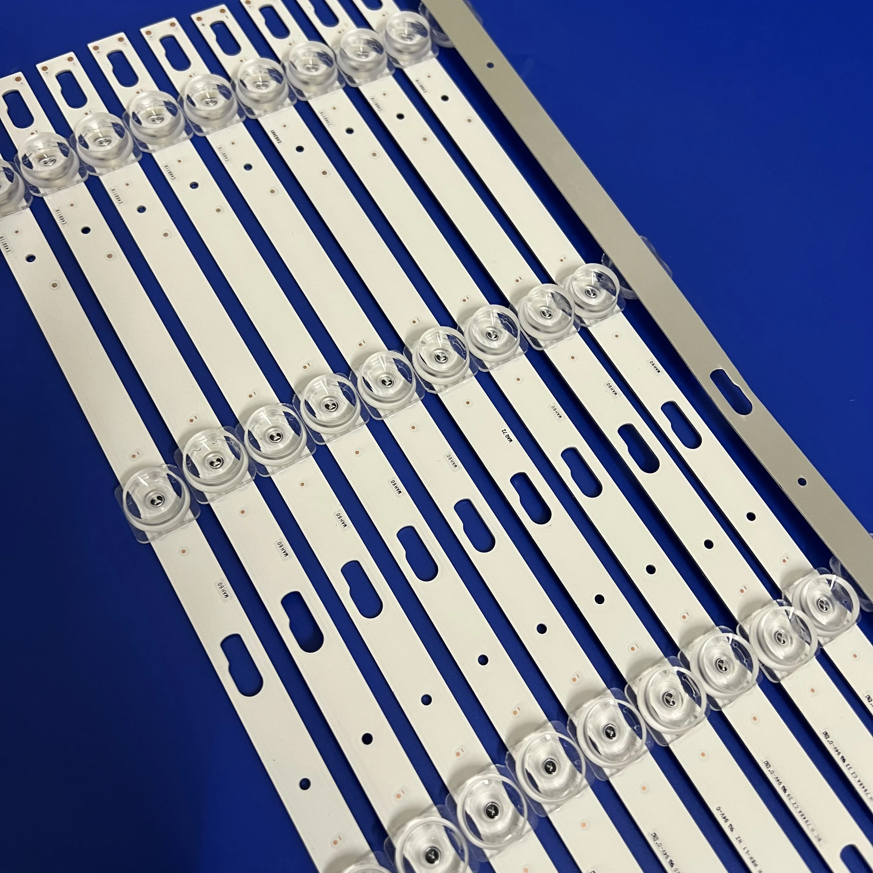 

8pcs LED CY-BT055HGHV1H CY-BT055HGLV3H CY-BT055HGXVIH CY-GT055HGLV1H CY-GT055HGLV3H CY-GT055HGEV1H CY-GT055HGLV4H CY-BT055HGCV4H