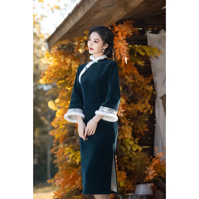 

Новое улучшенное зимнее платье Cheongsam в китайском стиле с расклешенными рукавами, теплое платье Cheongsam из синели в стиле ретро Qipao 2024, осенний стиль