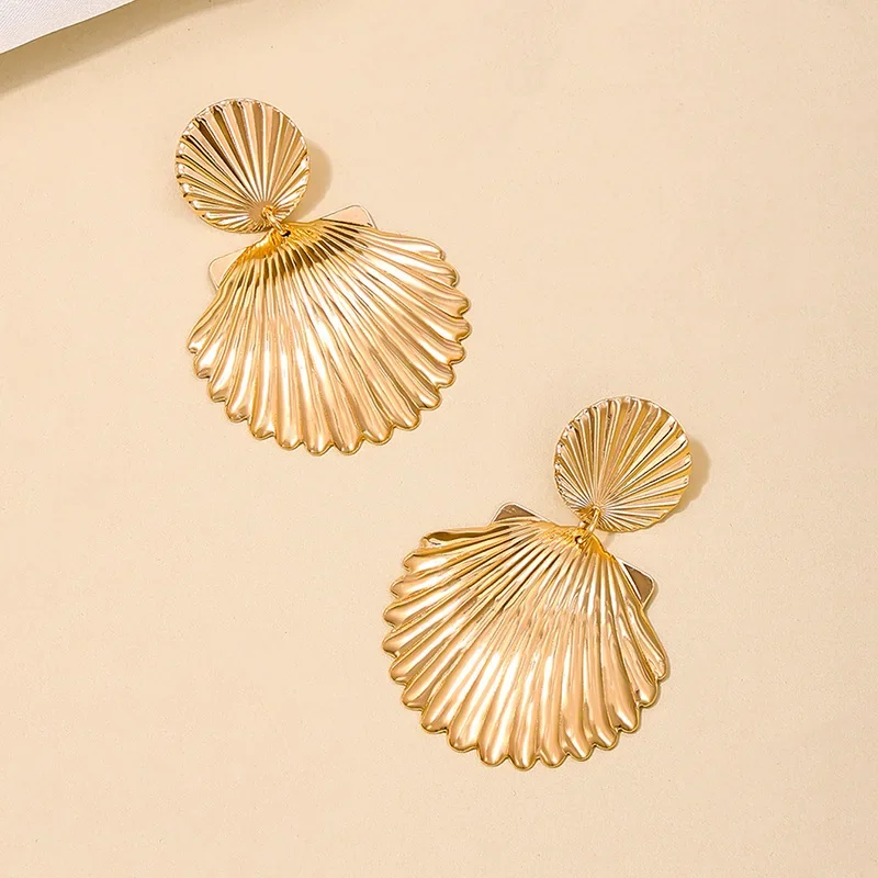 Earrings For Women Girls Metal Scallops Small Shells Beach Holiday Party Gift OL Fashion Jewelry Ear Accessories CE192