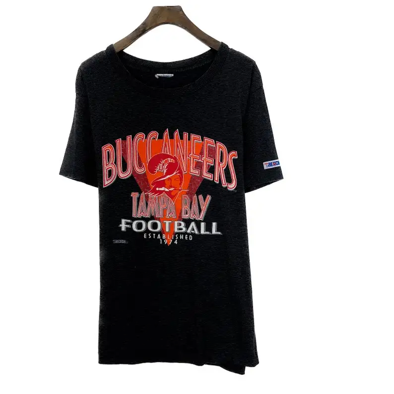 Vintage Buccaneers Tampa Bay Football Black T-shirt Size S