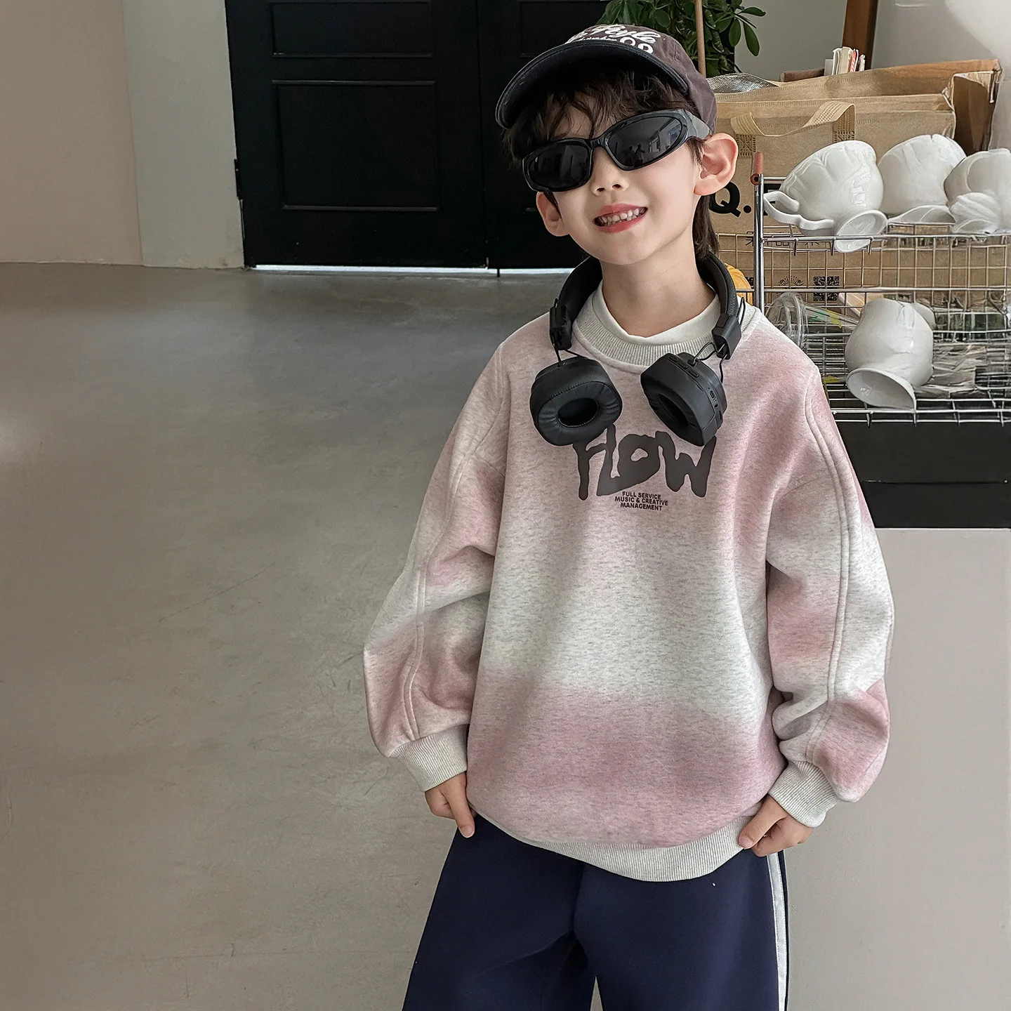 سويت شيرت مبطن بالصوف للأولاد والأطفال كوري فضفاض غير رسمي للخريف رائع عصري جديد دافئ ومريح