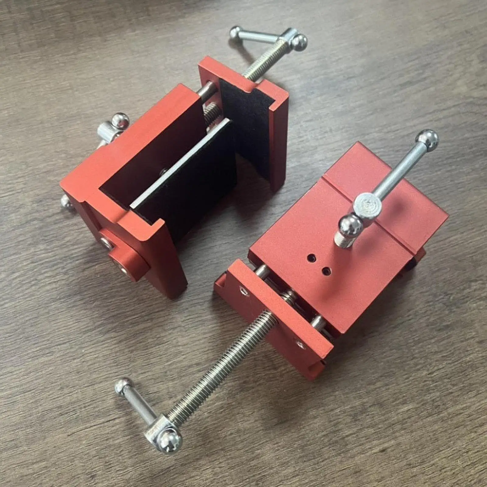 

2Pcs Cabinet Clamps Easy to Use Carpentry Metal Red Install Cabinet Tools Cabinetry Clamps Woodworking Cabinet Face Frame Clamps