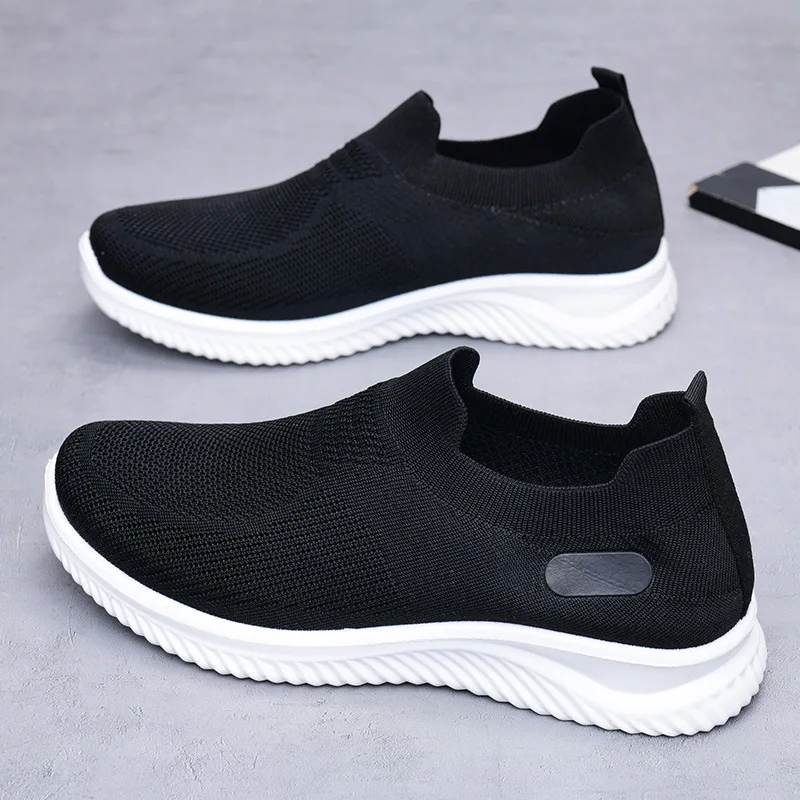 New Men's Casual Sports Shoes with Soft Sole, Anti Slip and Breathable Work Cloth Surface for Men
