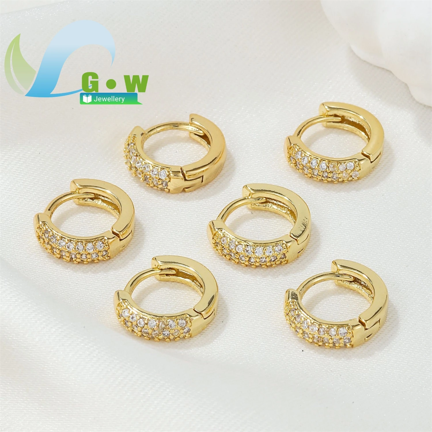 

Classic Round Micro Inlaid Zirconia Ear Cuff Japanese Korean Style Light Luxury Earring Set Hot Sale 6 Pieces Jewelry For Women