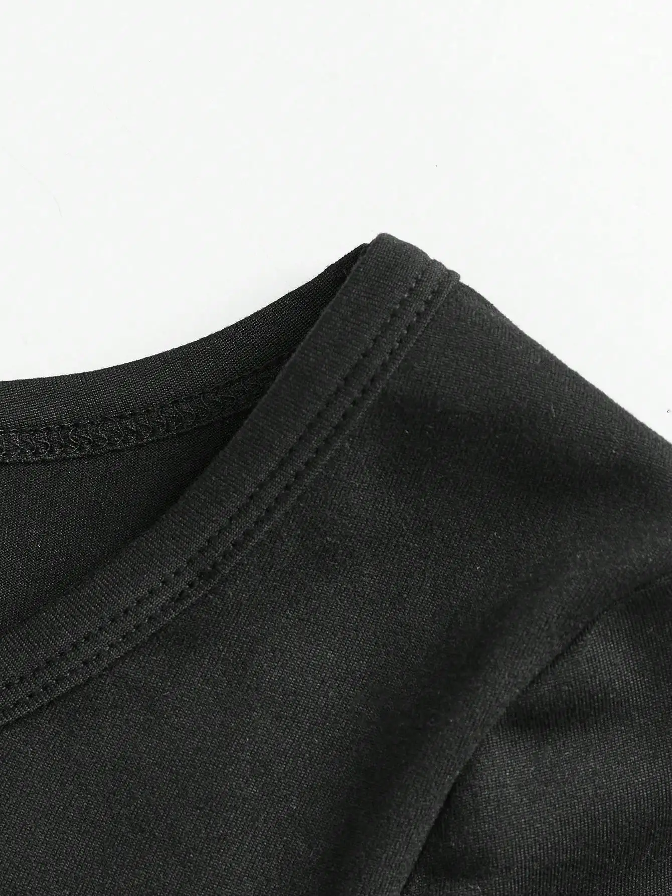 เสื้อยืดแขนยาวสีดำคอกลมเรียบง่ายของผู้หญิงมูชิก้าสำหรับฤดูร้อนเหมาะสำหรับการออกไปข้างนอก