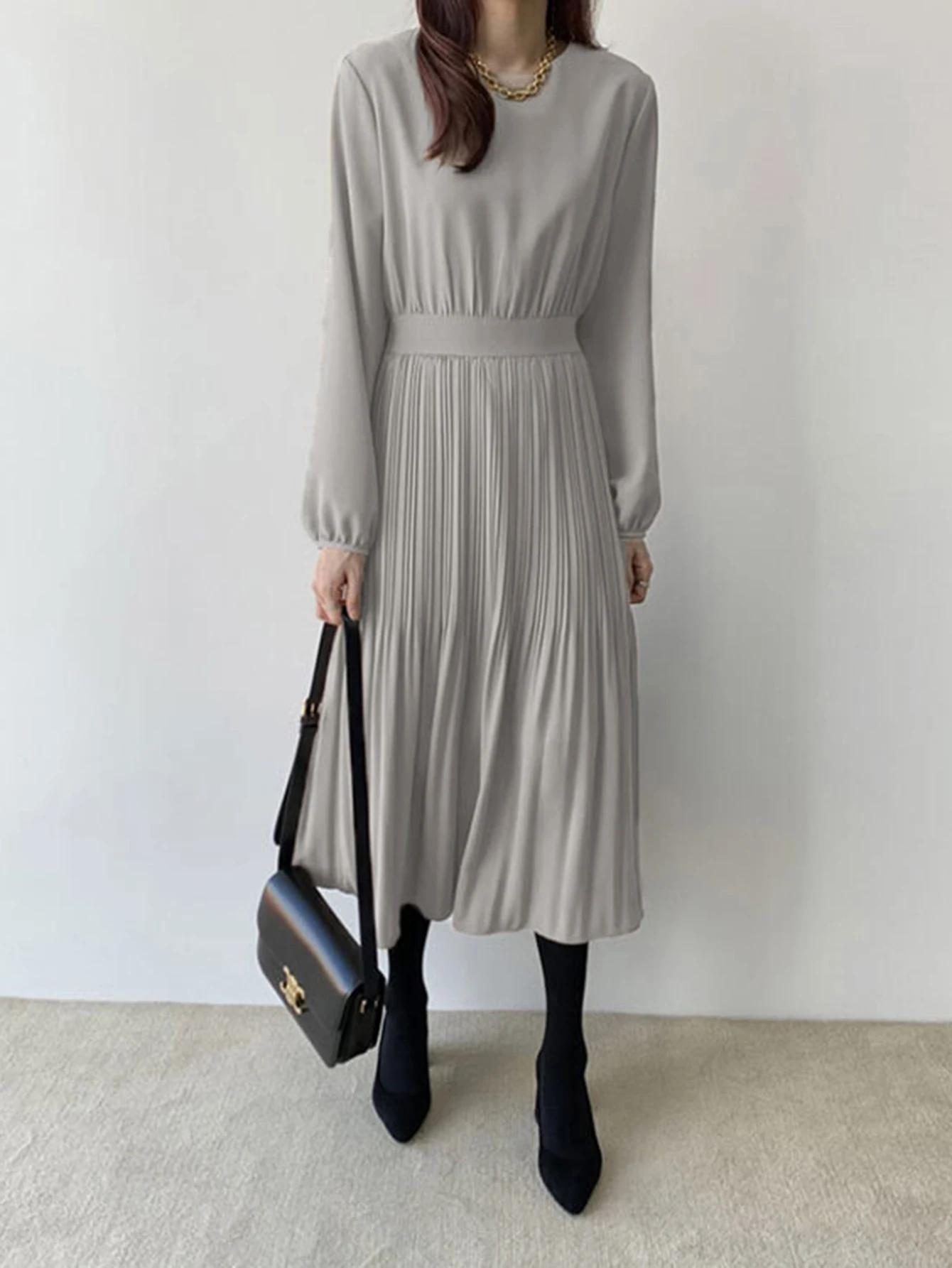 2025 Fashion Autumn Winter Chic Korean style New Elegant Lady waist slimming pleated long dress