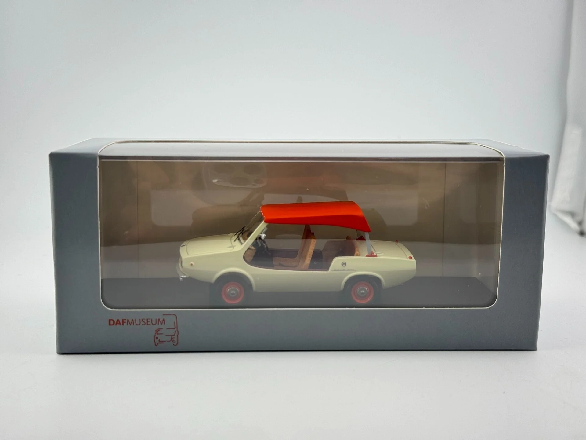

Dafmuseum 1/43 Scale Michelotti Shellette Wit Strandwagen Resin Car Model