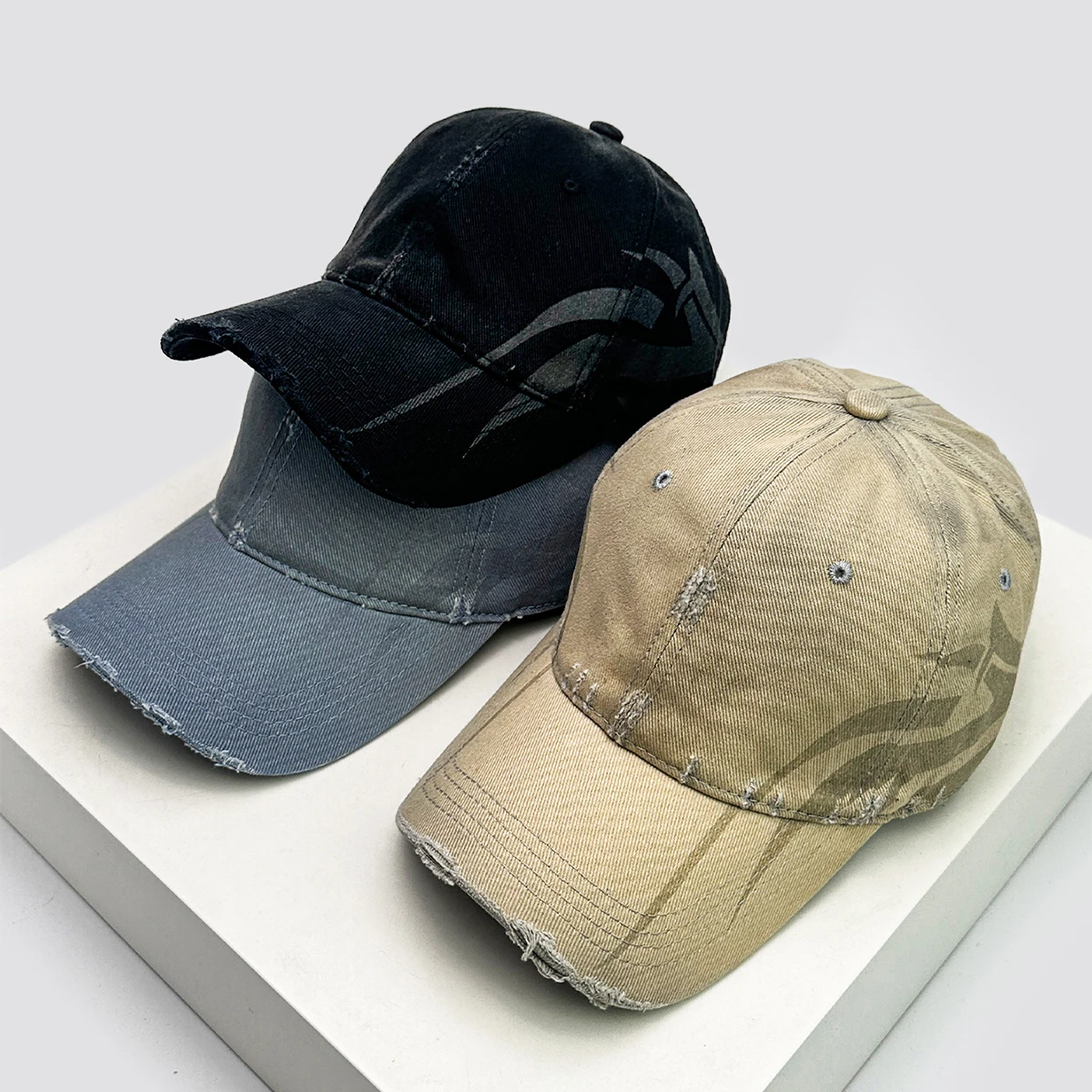 

New Unisex Gradient Simple Solid Baseball Hats Breathable Personal Sunshade Street Peaked Caps Versatile Distress Broken Style