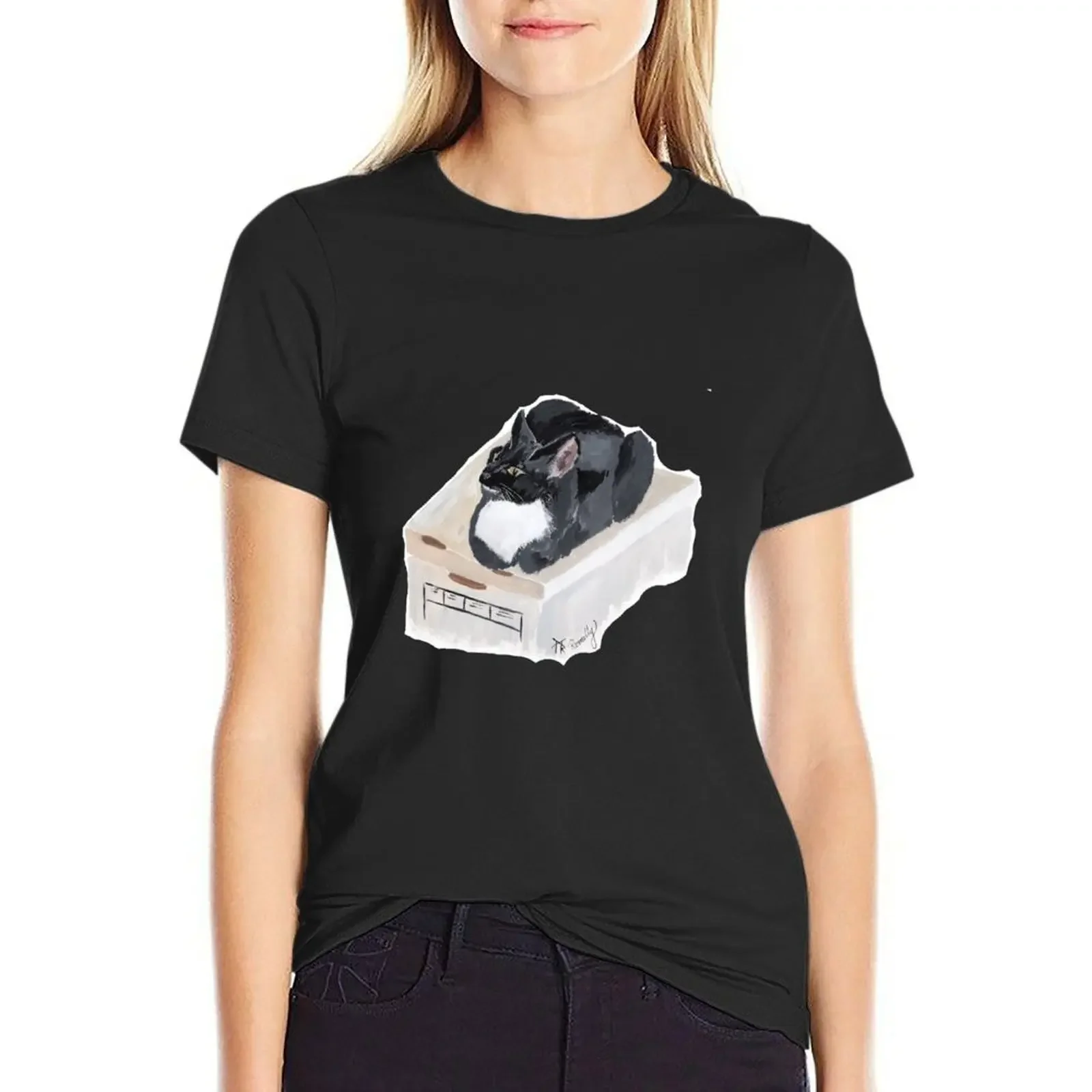 

Rukia the Tuxedo Cat on a Box T-Shirt animal prinfor customs design your own Female clothing tshirts woman