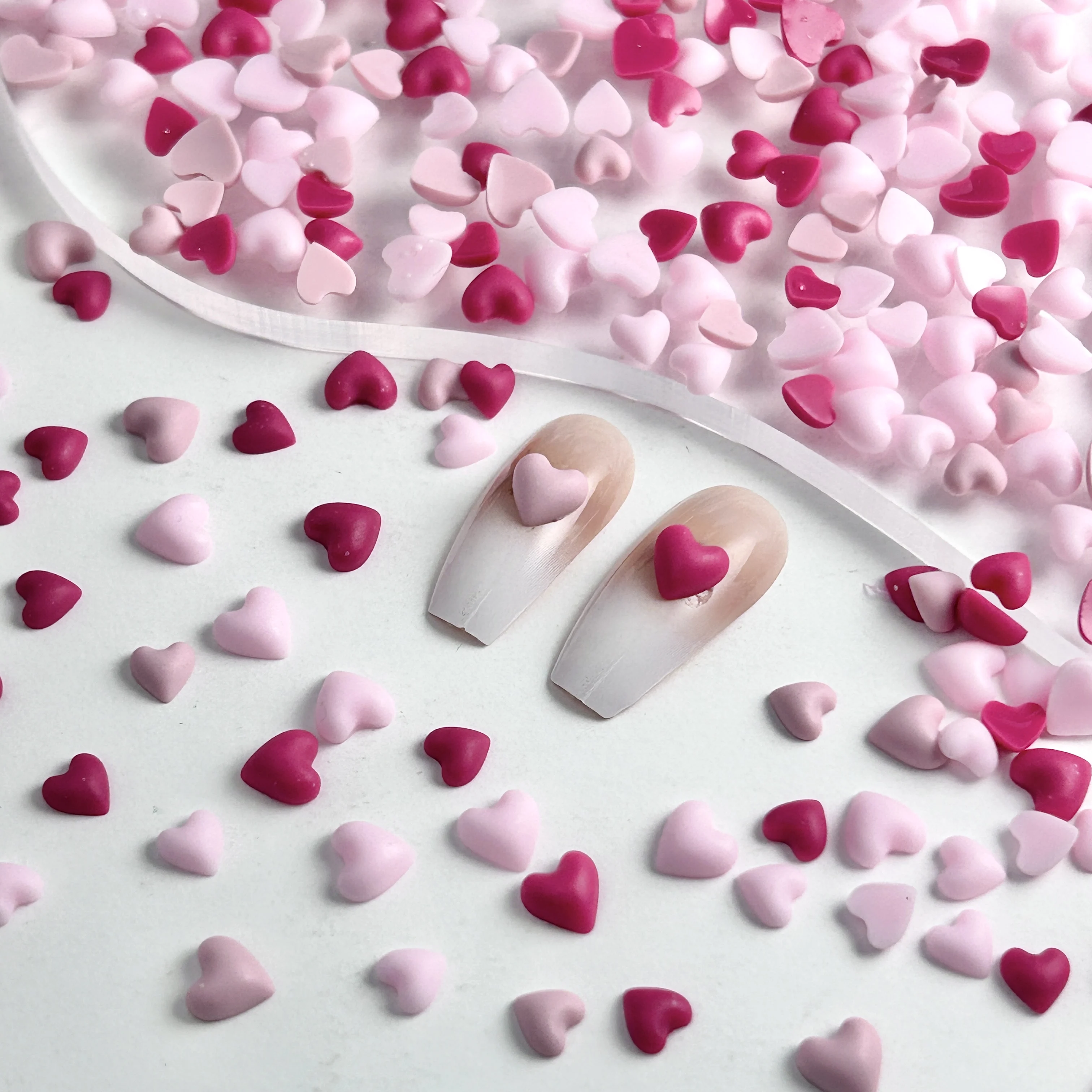 50 pz 3d minimalista dolce pesca cuore pendenti per unghie mini tricolore cuore a fondo piatto resina decorazioni per unghie disegni per unghie fai da te