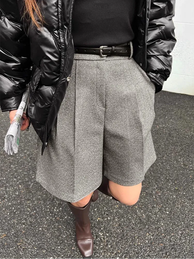 Chic Women Thicken Warm Loose Pockets Faux Woolen Straight Shorts 2024 Autumn Winter High Waist Ladies Wide Leg Shorts WH2