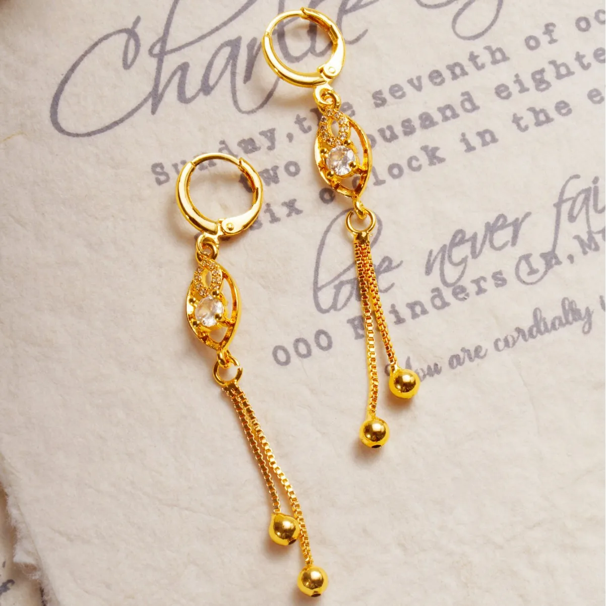 9999 gold best-selling luxury slimming fringed geometric earrings, fashionable and elegan  heart-shaped diamond-studded earrings