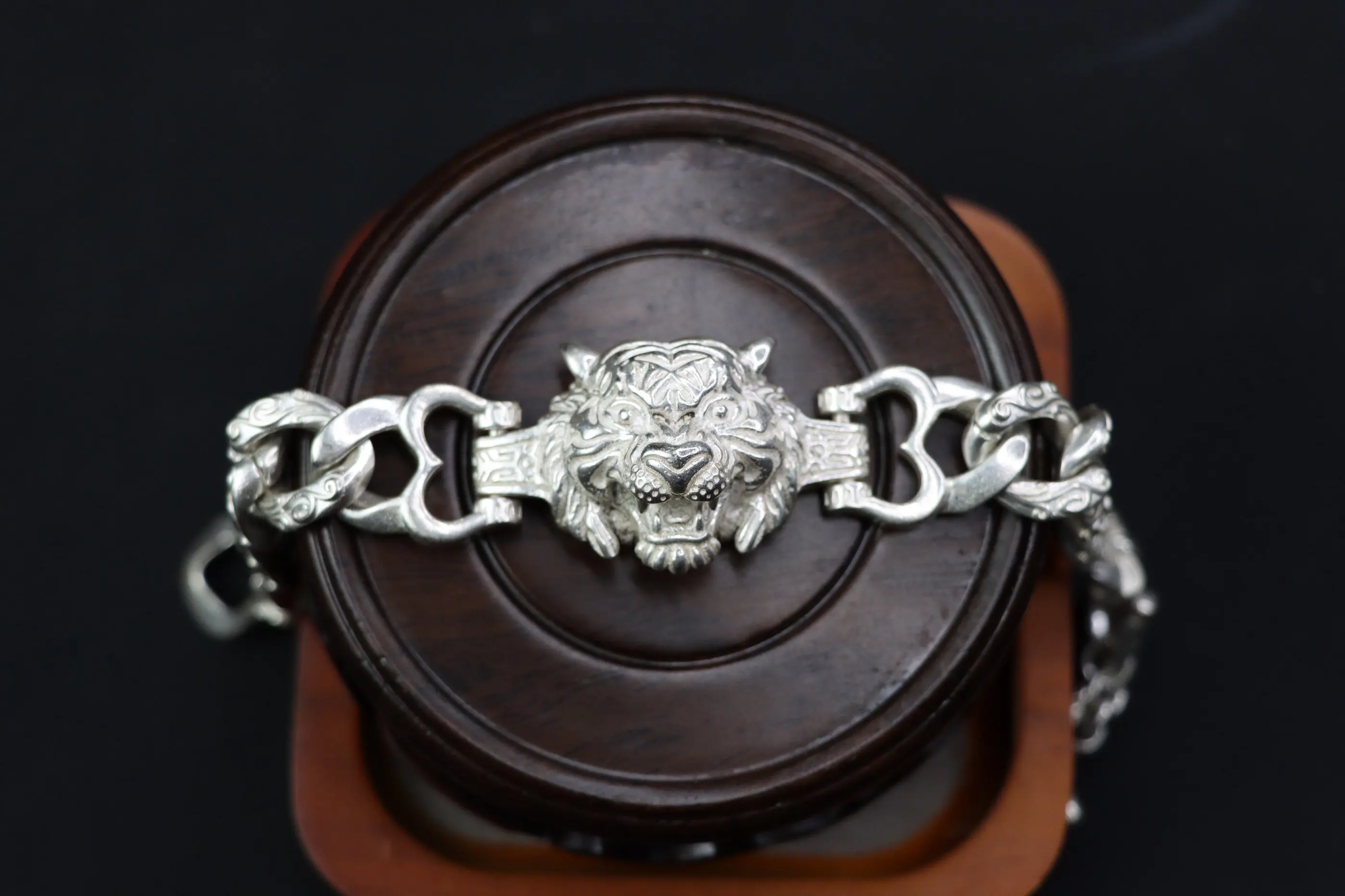 Jewelry, old silver tiger head bracelet, male domineering silver bracelet, silver jewelry gift, gathering wealth and tiger power