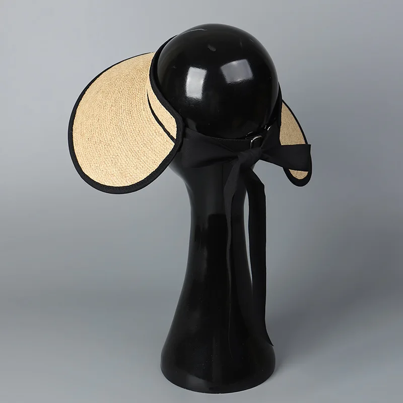 Рисунок 2 - Рафийная шляпа с козырьком