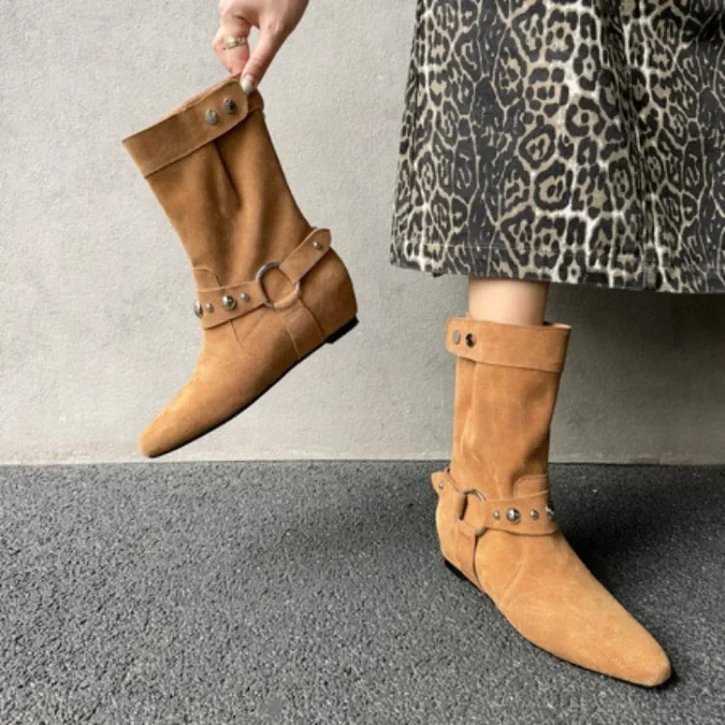 Fall New Inner Increase Single Boot Women's Fashion Pointed Suede Rivet Metal Ring Comfortable Short Boots