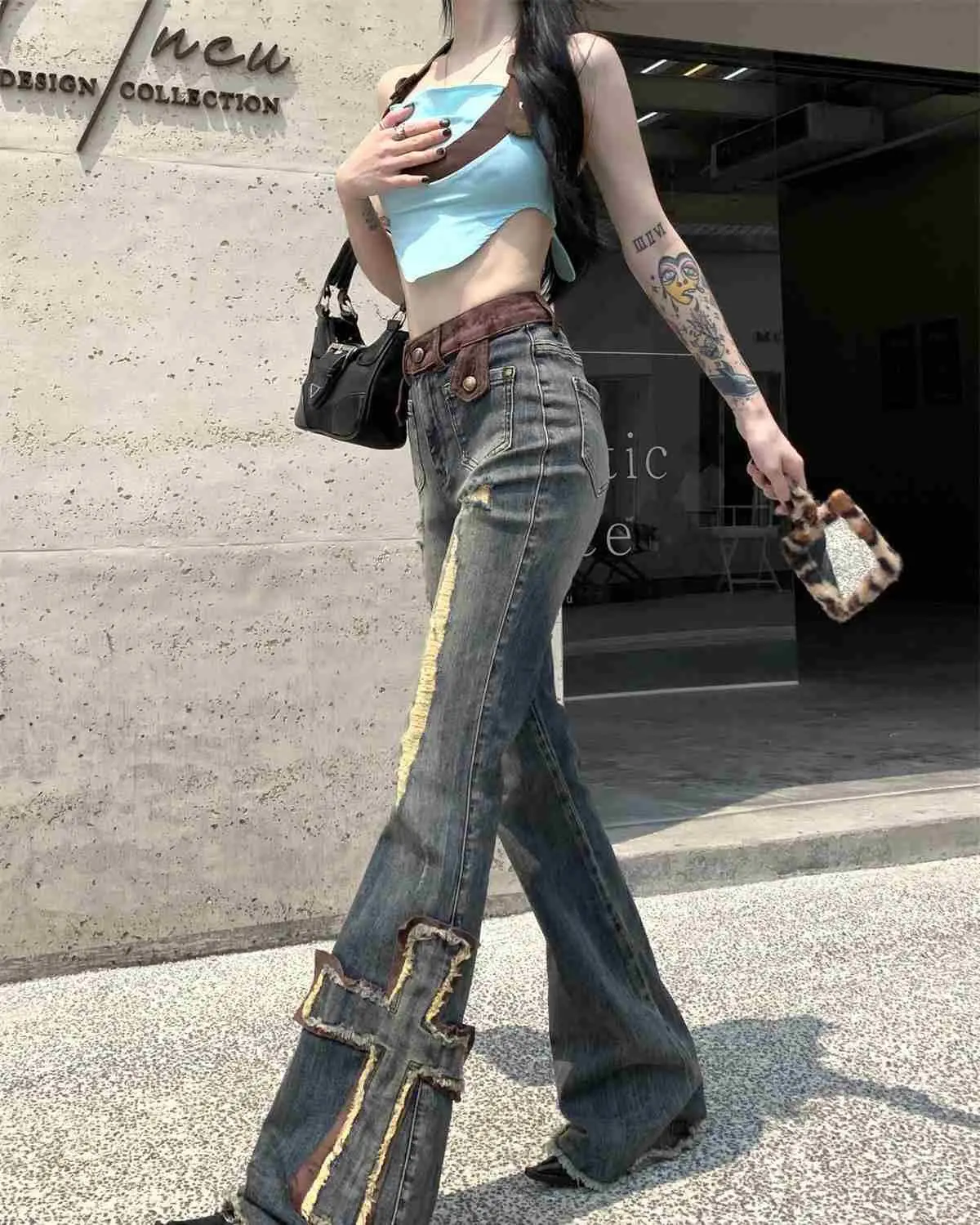 Celana Jeans wanita Korea, Model baru Cross Patchwork pinggang rendah elastis untuk wanita hancur tinggi naik ramping Flare Jeans Retro 2024