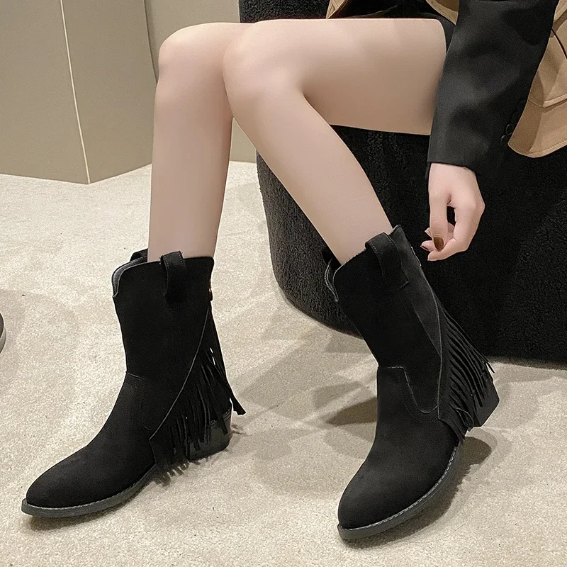 Female Shoes on Sale 2023 New Design Tassel Women's Boots Anti-slip and Wear-resistant Casual Short Barrel Botas Grooming Scrub